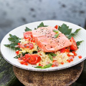 Trucha al vapor con couscous con verduras